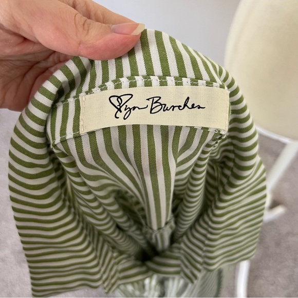 BUTTON UP OVERSIZED STRIPED SHORT SLEEVE TOP IN WHITE AND GREEN SIZE SMALL - Picture 15 of 16